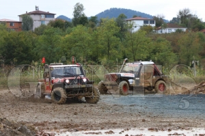 OFF ROAD tutkunlar� �nye�de bulu�tu